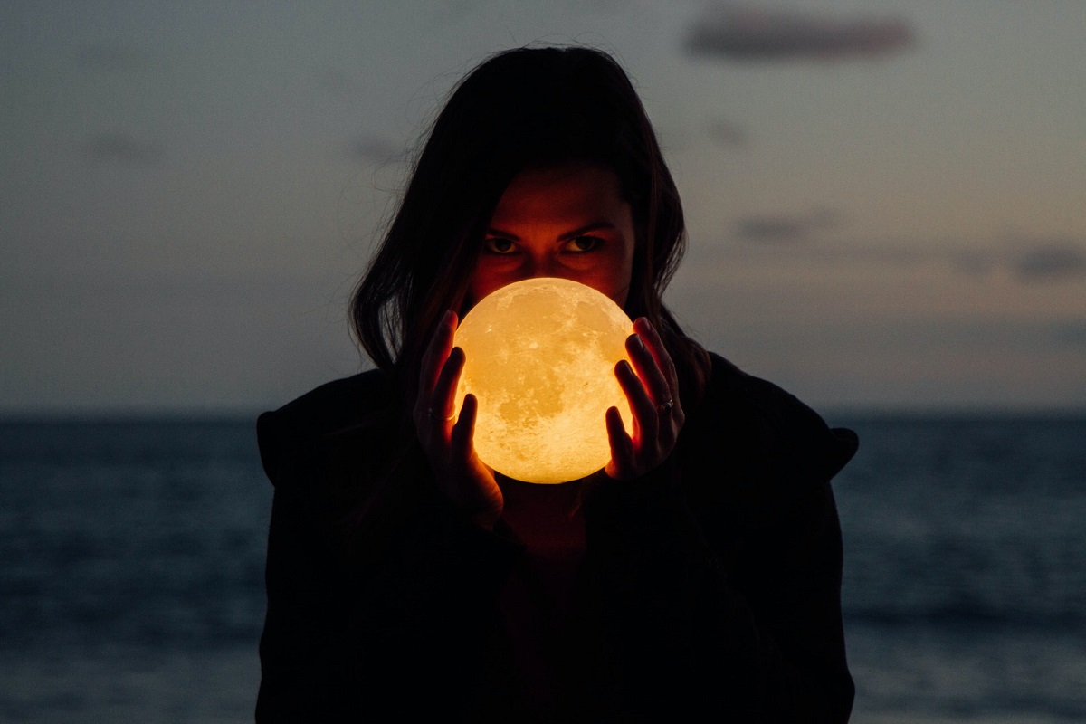 As fases da lua influenciam na hora de cortar o cabelo? Confira!